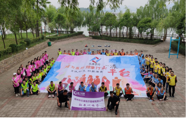 人才和服務(wù)也是決定醫(yī)療器械行業(yè)發(fā)展的重要因素
